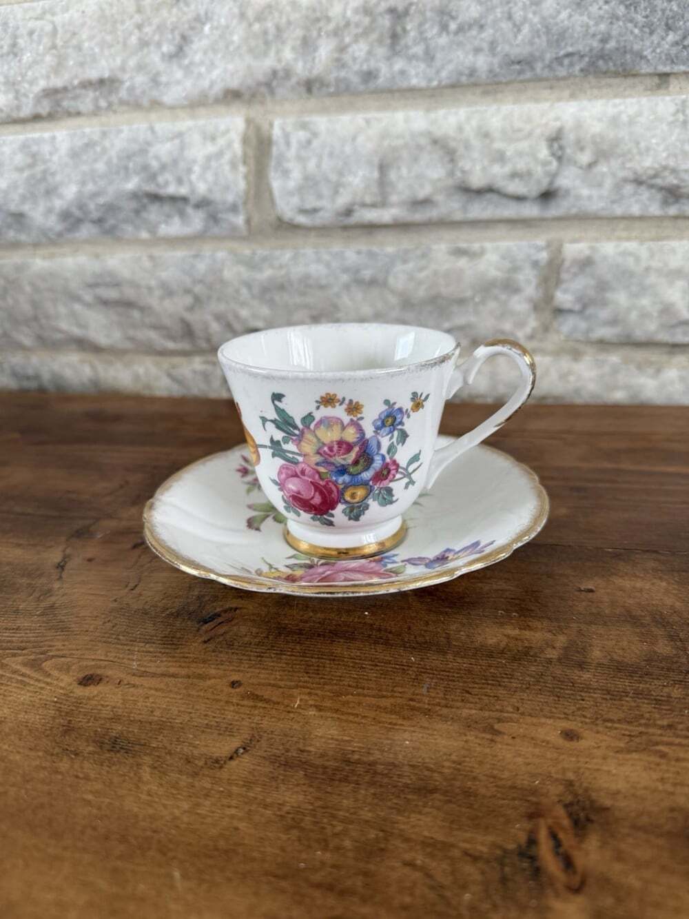 Vintage IMPERIAL Bone China Teacup set of ENGLAND 22kt Gold Brim